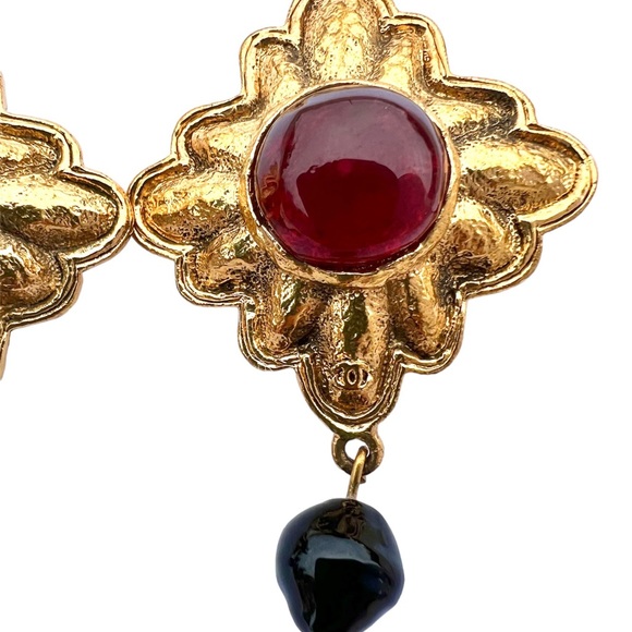 RARE Vintage Chanel 1990’s Collection 26 Red And Black Gripoix Earrings - Picture 3 of 6